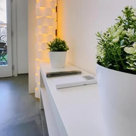 Centro Storico Spina White House Apartment